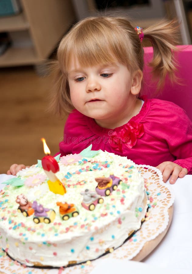 120+ Little girl cake Free Stock Photos StockFreeImages