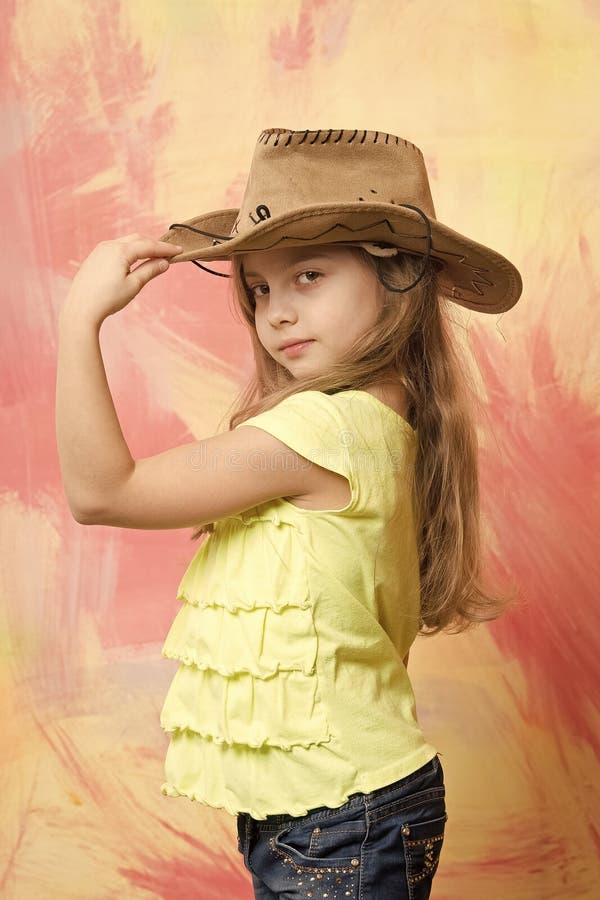 https://thumbs.dreamstime.com/b/little-girl-cowboy-cowgirl-outfit-hat-little-girl-cowboy-cowgirl-outfit-raised-hand-to-hat-colorful-131940986.jpg