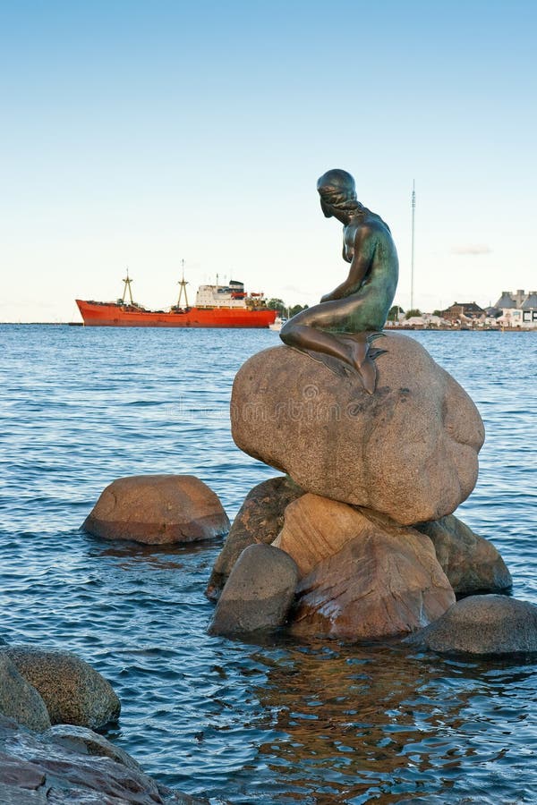 Little Mermaid Statue Copenhagen Editorial Stock Image - Image of icon ...