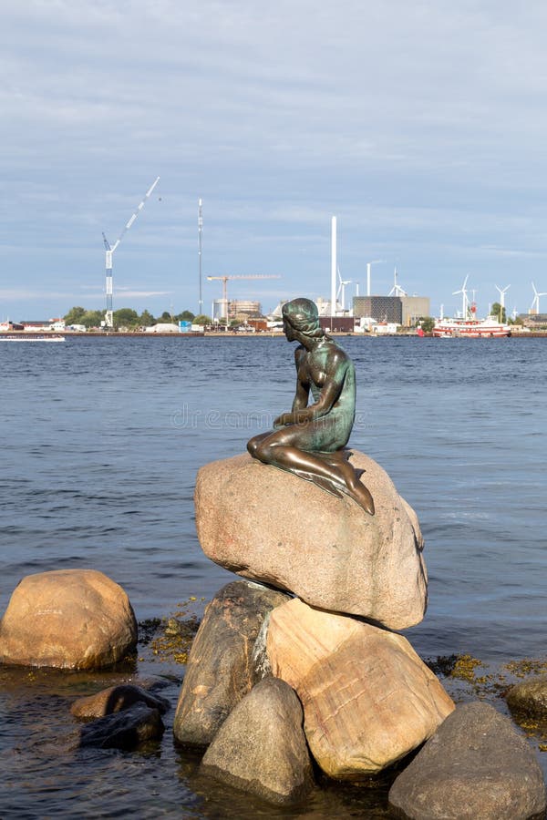 Little Mermaid Statue in Copenhagen Editorial Photo - Image of ...