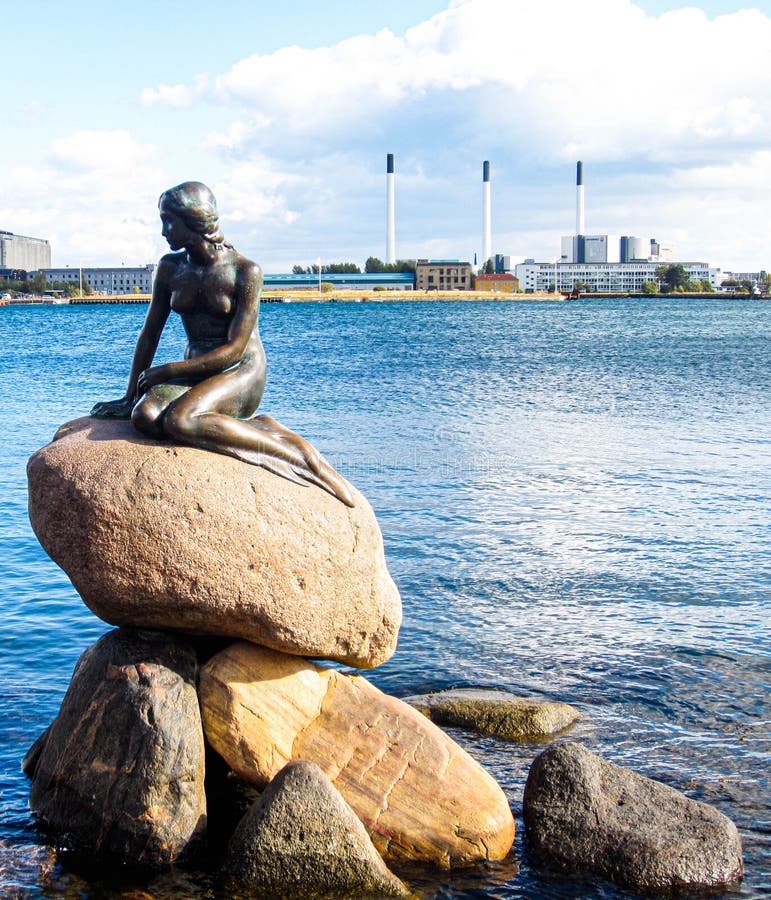 Little Mermaid Statue in Copenhagen, Denmark Editorial Photography ...