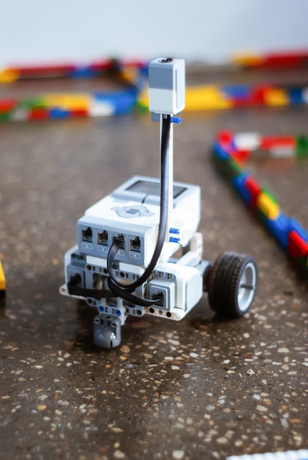 Little robot in the maze stock image. Image of operation 139865929