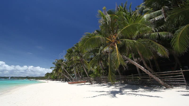 Littoral tropical avec le sable blanc, Philippines, Boracay clips vidéos