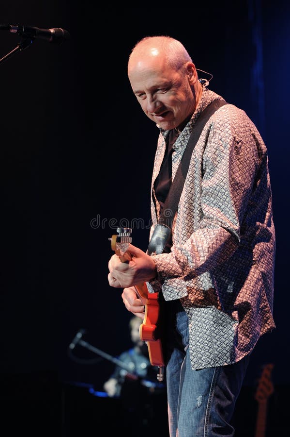 Milan Italy 2008-04-15 : Live concert of Mark Knopfler at the Forum Assago