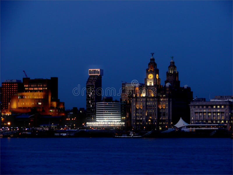 Liverpool Waterfront / Discover the cultural city of Liverpool with a