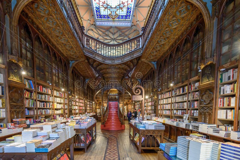 Livraria Lello, den berömda bokhandeln i Porto, Portugal