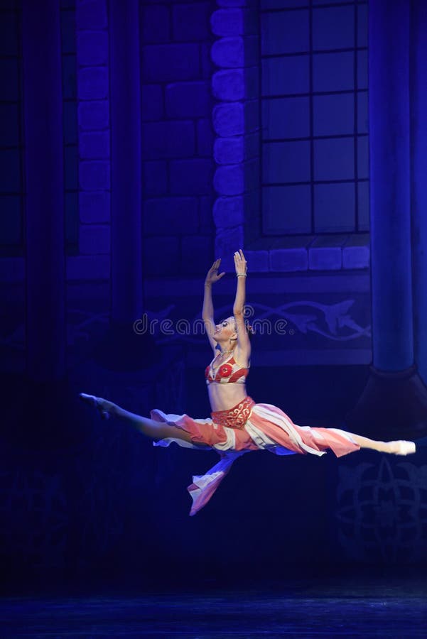 Ballet livre e sem restrições – “Mil e Uma Noites” fotografia de stock royalty free