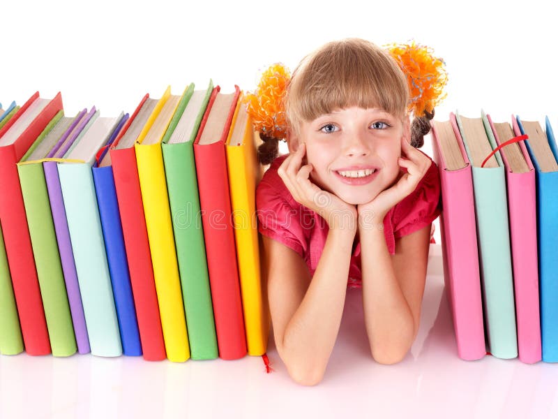 Livre ouvert du relevé d'enfant sur la table. images libres de droits Livre ouvert du relevé d'enfant sur la table. images libres de droits