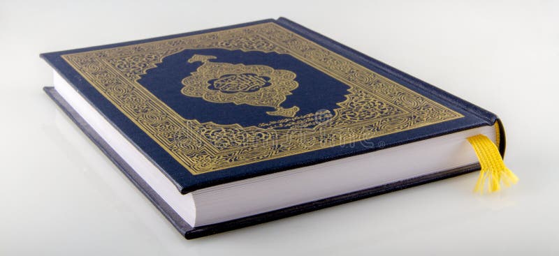 Livro santamente do Quran imagens de stock royalty free Livro santamente do Quran imagens de stock royalty free