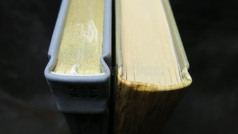 Livros velhos das datas velhas imagem de stock royalty free