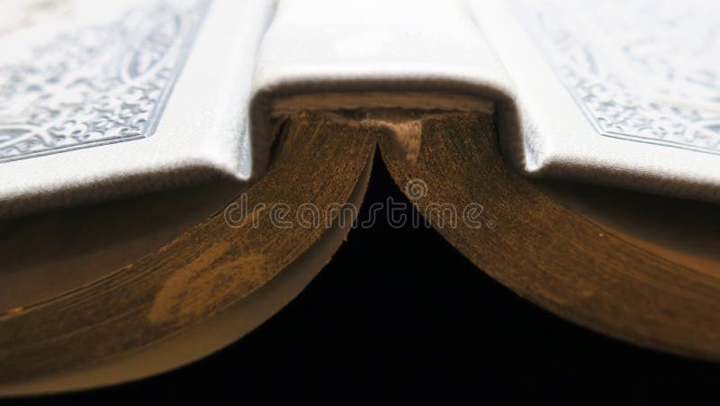 Livros velhos das datas velhas foto de stock