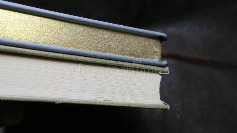 Livros velhos das datas velhas imagem de stock royalty free