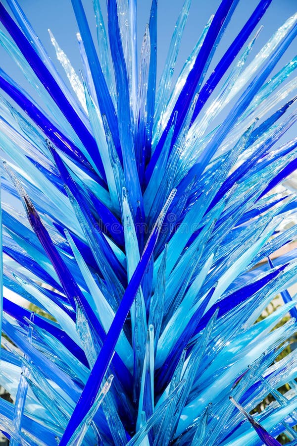 Ljus blå Glass skulptur royaltyfri bild Ljus blå Glass skulptur royaltyfri bild