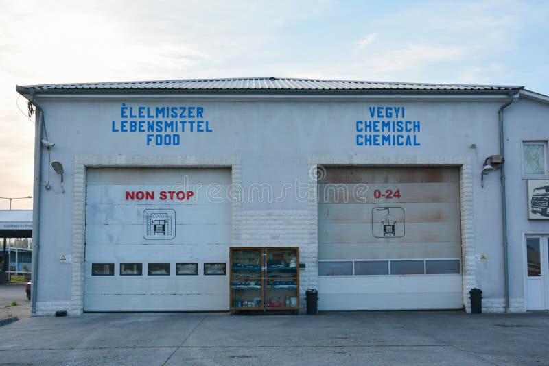 LKW-Wäsche für Lebensmittel und Chemikalientanker lizenzfreie stockfotos LKW-Wäsche für Lebensmittel und Chemikalientanker lizenzfreie stockfotos