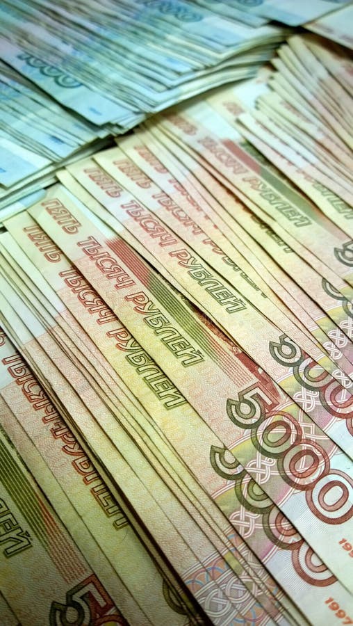 Lle banconote russe di mille e cinque mila rubli Cinque mila nella priorità alta fotografia stock Lle banconote russe di mille e cinque mila rubli Cinque mila nella priorità alta fotografia stock