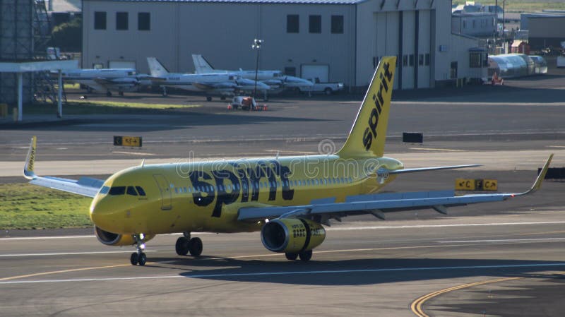 Lo spirito A320 rulla fuori della pista 10R fotografia stock libera da diritti Lo spirito A320 rulla fuori della pista 10R fotografia stock libera da diritti