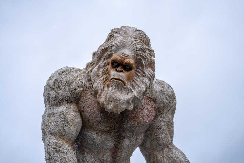 Lo Yeti o l'Abominevole Uomo di Neve è una scimmia folclorata come una creatura più alta di un umano medio, che si dice abiti