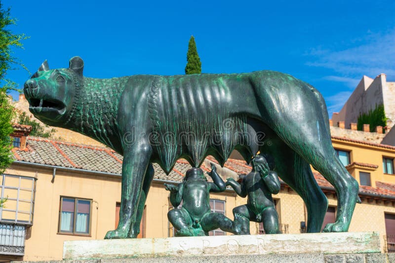 Loba Capitolina, Capitoline Wolf, Sculpture of Mythical she Wolf ...