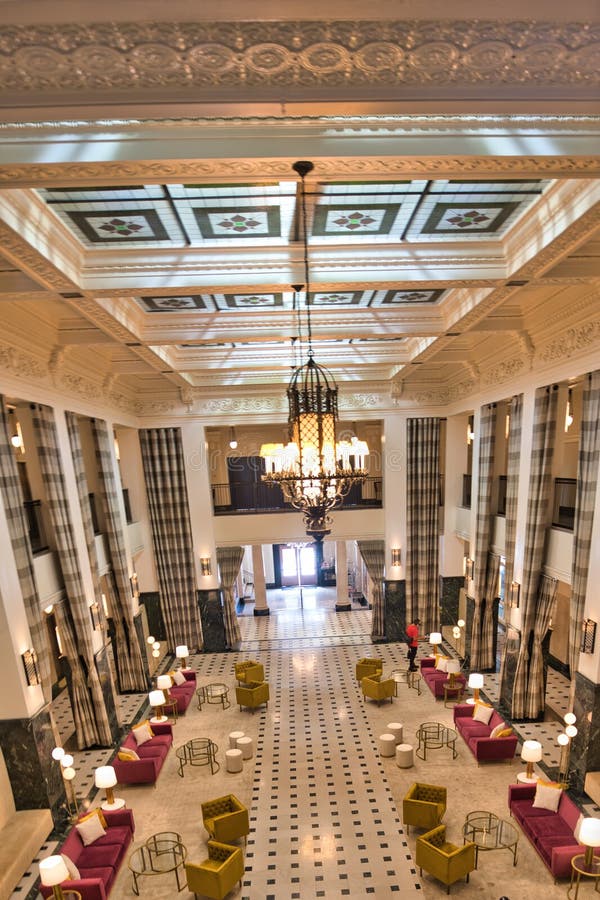 Lobby of the magnificent mayo hotello tulsa oklahoma. återställt konsthändelseland royaltyfria foton