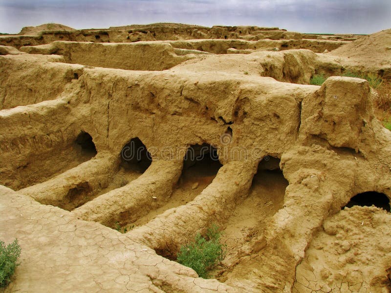 Local de Turkmenistan - de GONUR-Depe, lugar do enterro da elite