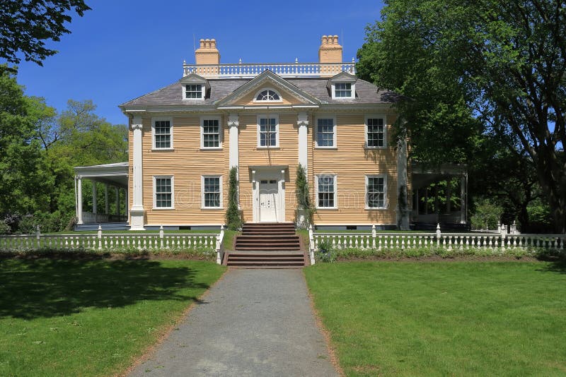 Local histórico nacional das matrizes de Longfellow Casa-Washington em Cambridge imagem de stock Local histórico nacional das matrizes de Longfellow Casa-Washington em Cambridge imagem de stock