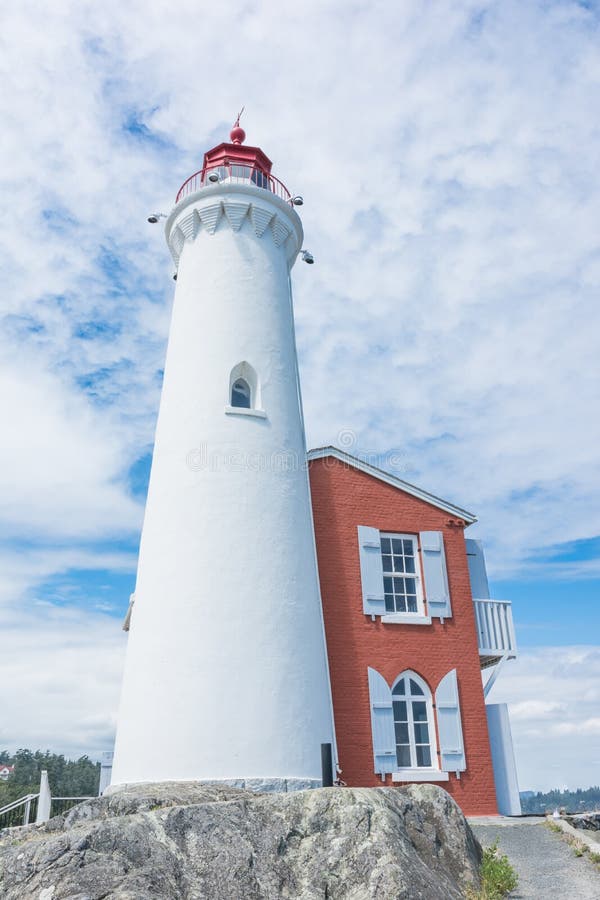 Local histórico nacional do farol de Fisgard, na ilha de Fisgard em foto de stock Local histórico nacional do farol de Fisgard, na ilha de Fisgard em foto de stock
