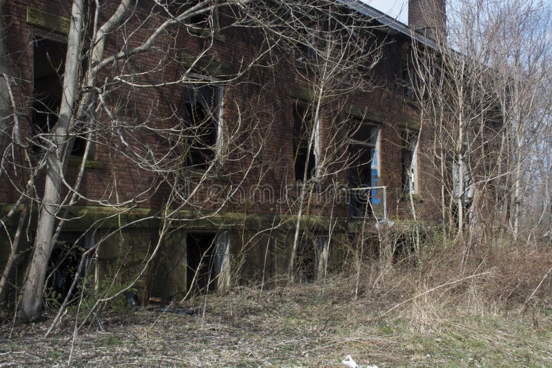 Lock 19 control building