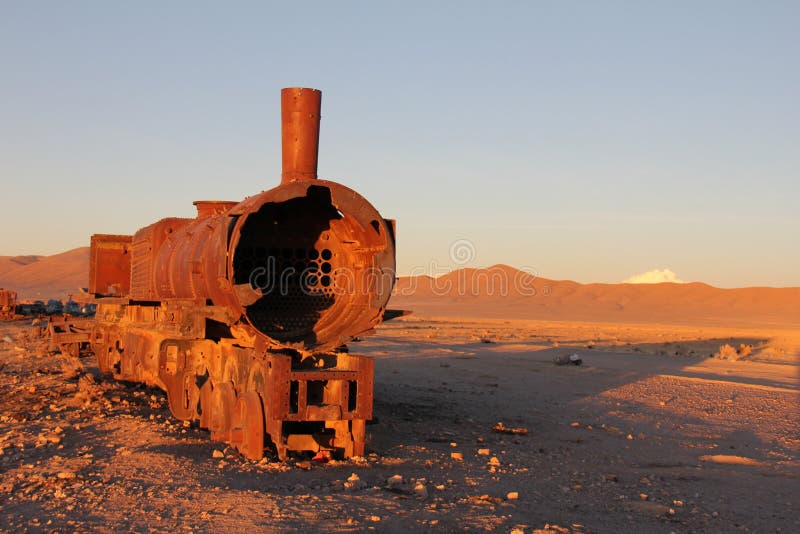 Locomotiva de oxidação no por do sol