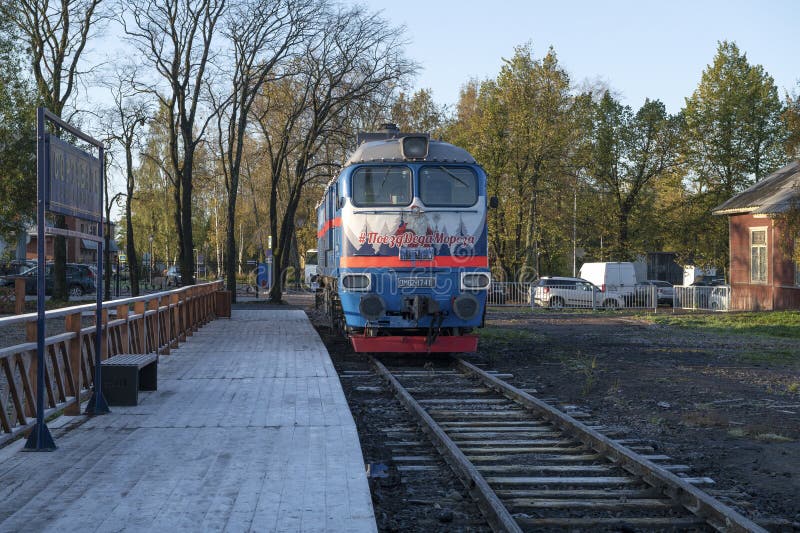 Locomotiva diesel dm621741 locomotiva festiva del treno di santa claus fotografie stock