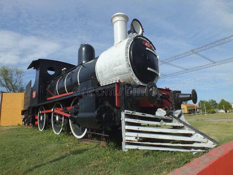 Locomotora de vapor reacondicionada cabina posterior para la exposición en un museo imagen de archivo Locomotora de vapor reacondicionada cabina posterior para la exposición en un museo imagen de archivo