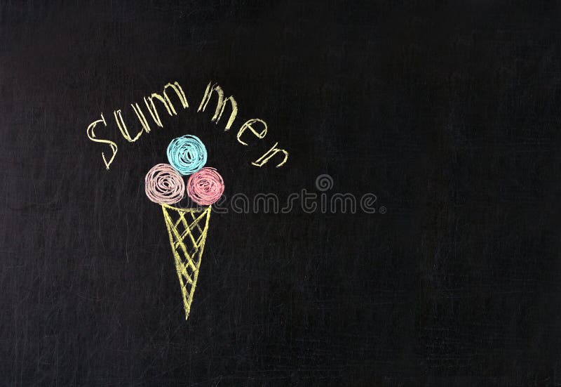 Lody malował z stubarwną kredą na blackboard z wpisowym latem obrazy royalty free Lody malował z stubarwną kredą na blackboard z wpisowym latem obrazy royalty free