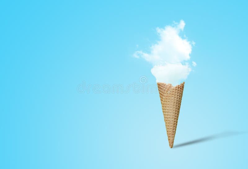Lody rożek z biel chmurą w błękitnym tle zdjęcie stock Lody rożek z biel chmurą w błękitnym tle zdjęcie stock
