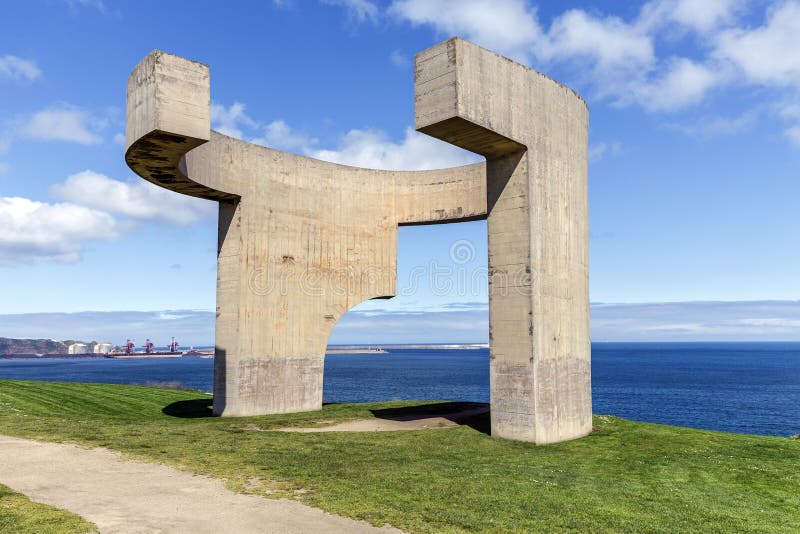 Lofprijzing van de Horizon in Gijon, Spanje stock fotografie Lofprijzing van de Horizon in Gijon, Spanje stock fotografie