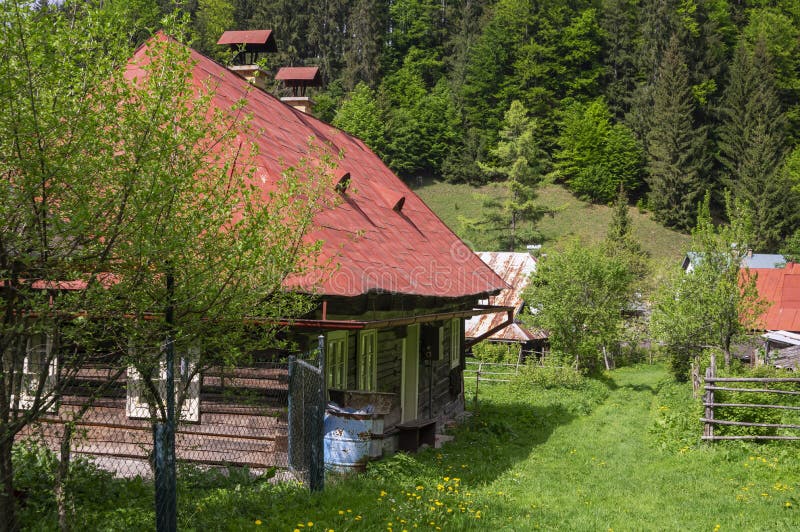 Log houses at Moce settlement