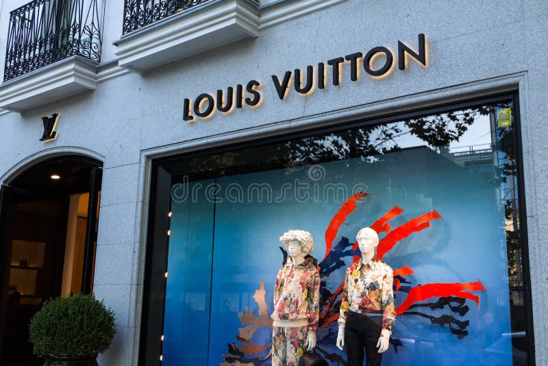Vitrine De La Boutique Louis Vuitton Photo éditorial - Image du logo,  bruxelles: 241505776