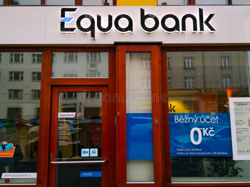 Logo Equa Bank en Praga fotos de archivo libres de regalías Logo Equa Bank en Praga fotos de archivo libres de regalías