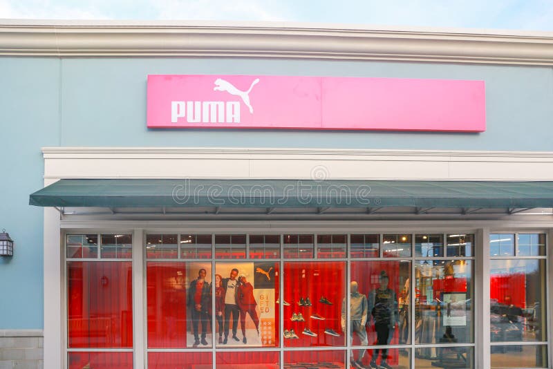 puma outlet store plaza central