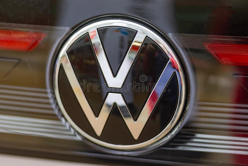 Logo De La Société Des Véhicules à Moteur De Volkswagen Dans Un