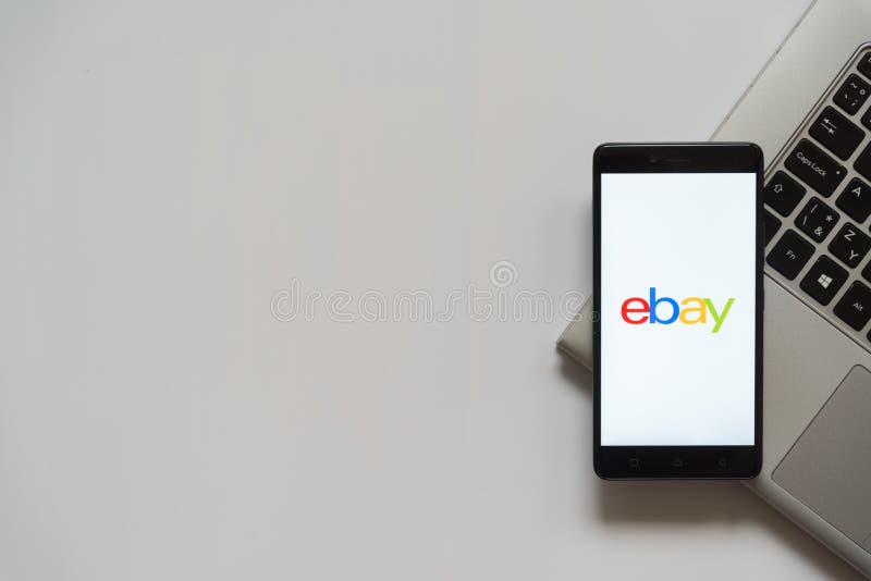 Logotipo de Ebay na tela do smartphone fotos de stock Logotipo de Ebay na tela do smartphone fotos de stock