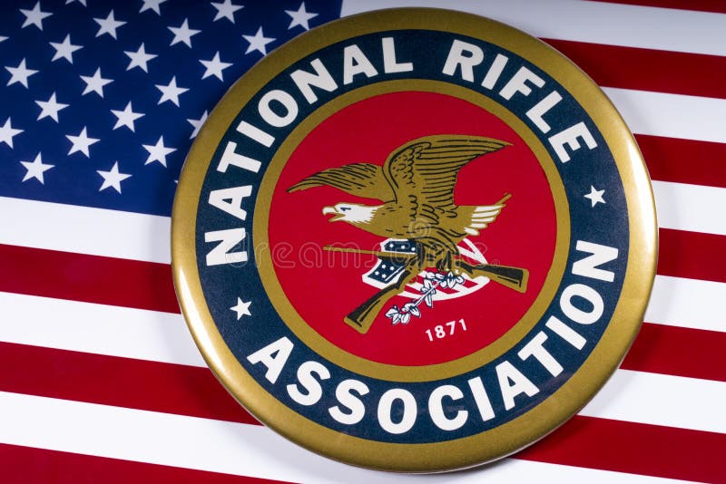 Logotipo De La Asociación Nacional Del Rifle Y La Bandera De Los E.E.U.U.  Imagen editorial - Imagen de grupo, cabildeo: 113155665