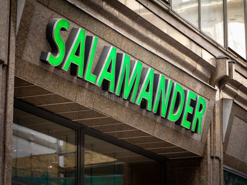 Logotipo De Zapatos De Salamander Frente a Su Tienda En de archivo editorial - Imagen de bolso, zapatero: