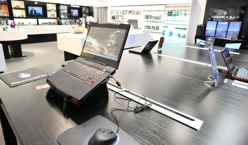 Loja Alienware foto de stock