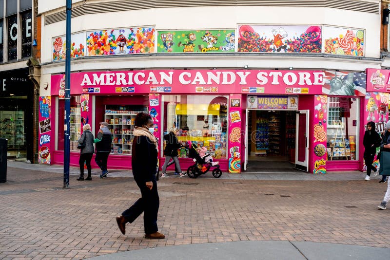 Doce Doce Americano, Chocolate Exibido Nas Prateleiras De Um Walmart Em  Orlando Florida Em Iluminação a Quente Fotografia Editorial - Imagem de  florida, loja: 189172012