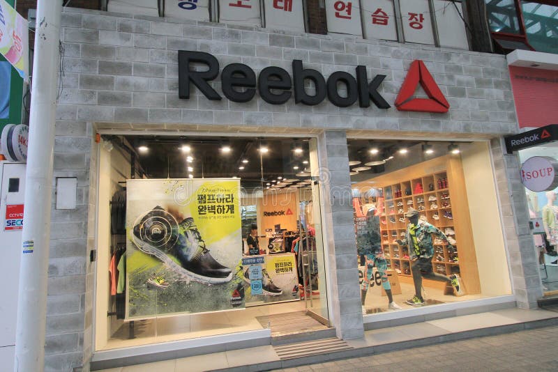 Loja De Reebok Em Coreia Do Sul Foto Editorial - Imagem de jaque