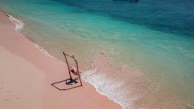 Lombok - девушка на качании стоковые фото