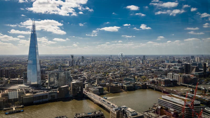 Londen het UK - Mei 2016 Satellietbeeld van de Scherf van het terras van de Hemeltuin royalty-vrije stock foto's Londen het UK - Mei 2016 Satellietbeeld van de Scherf van het terras van de Hemeltuin royalty-vrije stock foto's