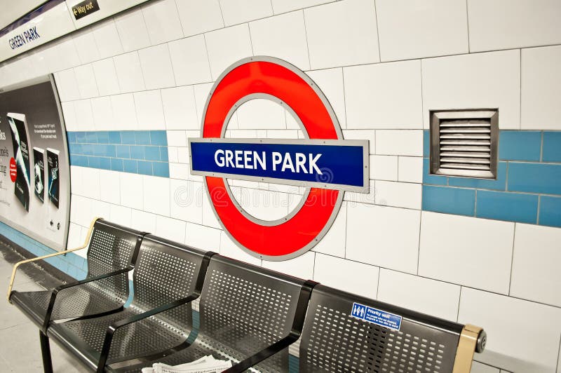 Londen ondergronds bij de GROENE post van het PARK stock foto's Londen ondergronds bij de GROENE post van het PARK stock foto's