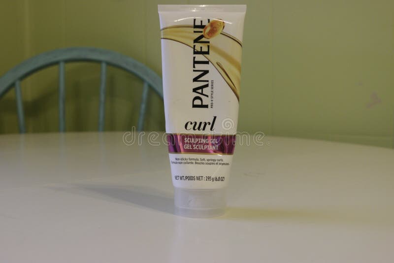 London Canada - January 01 2019: Editorial Illustrative Photo of Pantene  Mens Hair Care for Curly Hair. Pantene is a Editorial Stock Image - Image  of liquid, face: 135581499