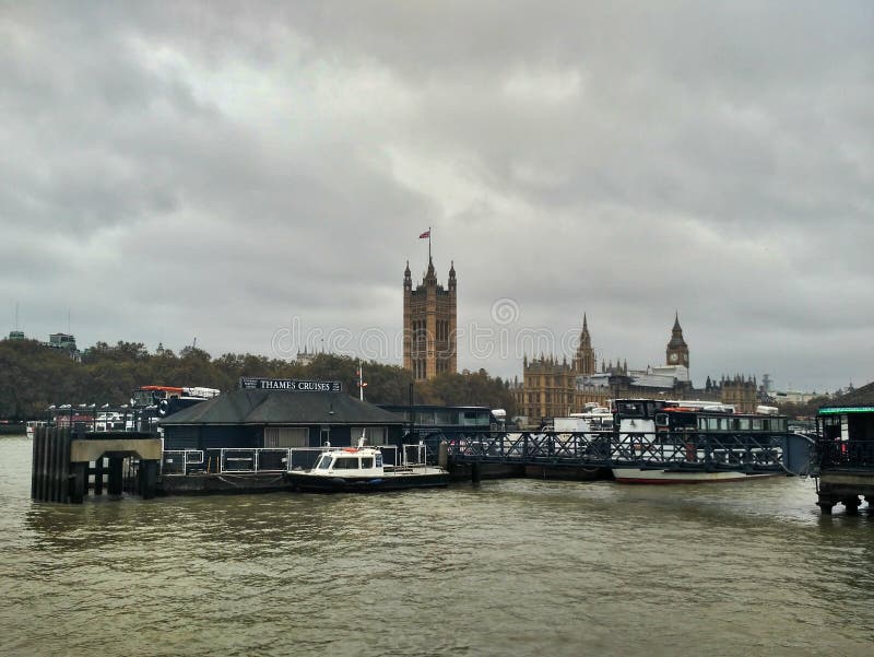 London / Great Britain - November 01 2016: Panoramic view on the River Thames, Palace of Westminster and Big Ben royalty free stock images London / Great Britain - November 01 2016: Panoramic view on the River Thames, Palace of Westminster and Big Ben royalty free stock images