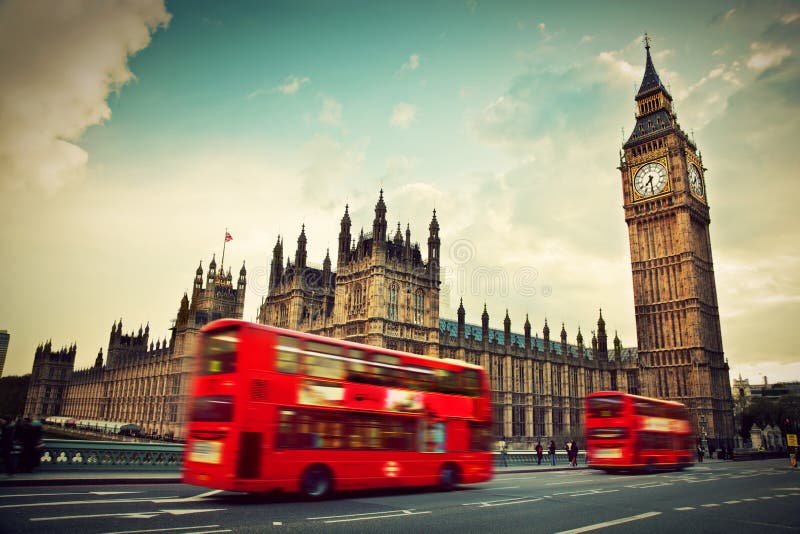 London, Großbritannien. Roter Bus und Big Ben